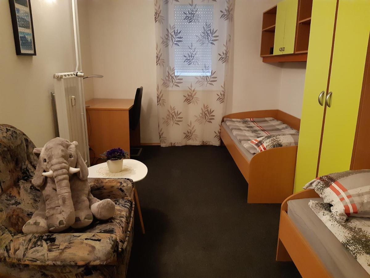 Homestay Rosalia Любляна Екстер'єр фото